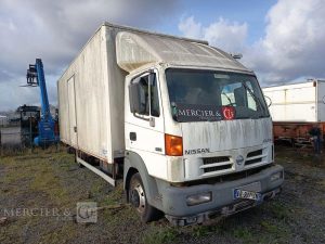 NISSAN ATLEON – NON ROULANT – POUR PIECES BLANC AR-937-JN