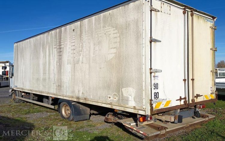 RENAULT MIDLUM 180 DXi CAISSE – PTAC : 11,99 TONNES – DIESEL – ANNEE 2006 BLANC BE-734-SV