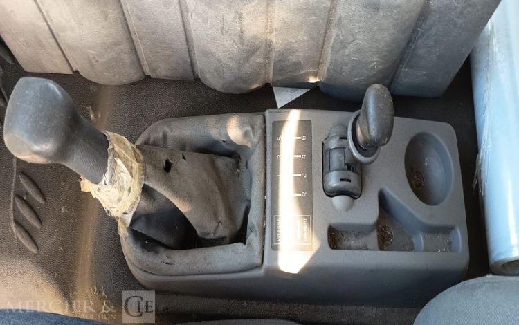 RENAULT MIDLUM 180 DXi CAISSE – PTAC : 11,99 TONNES – DIESEL – ANNEE 2006 BLANC BE-734-SV