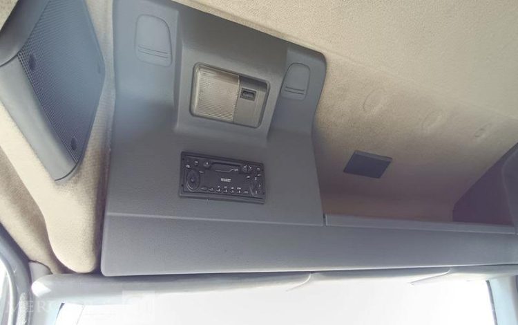 RENAULT MIDLUM 180 DXi CAISSE – PTAC : 11,99 TONNES – DIESEL – ANNEE 2006 BLANC BE-734-SV