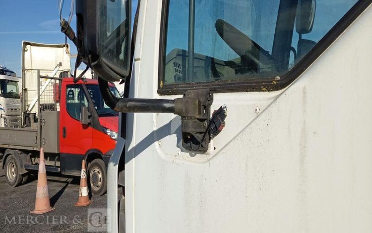 RENAULT MIDLUM 180 DXi CAISSE – PTAC : 11,99 TONNES – DIESEL – ANNEE 2006 BLANC BE-734-SV