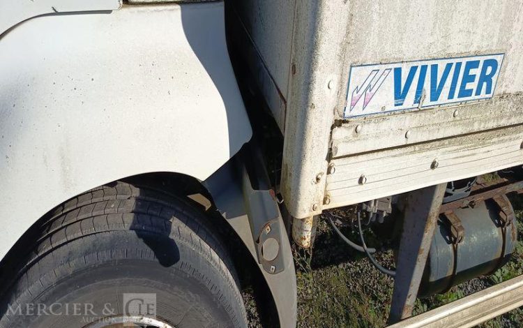 RENAULT MIDLUM 180 DXi CAISSE – PTAC : 11,99 TONNES – DIESEL – ANNEE 2006 BLANC BE-734-SV