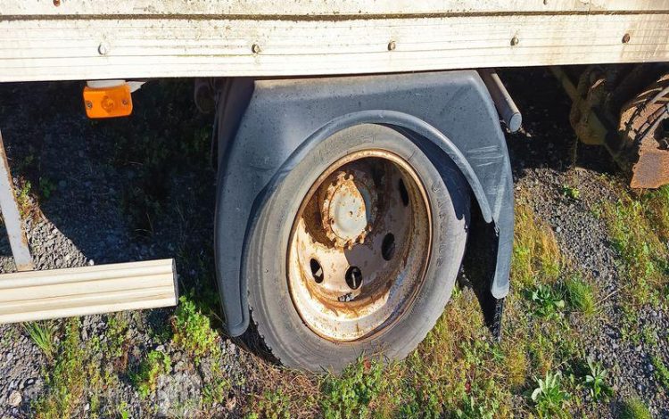 RENAULT MIDLUM 180 DXi CAISSE – PTAC : 11,99 TONNES – DIESEL – ANNEE 2006 BLANC BE-734-SV