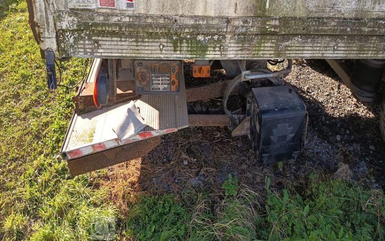 RENAULT MIDLUM 180 DXi CAISSE – PTAC : 11,99 TONNES – DIESEL – ANNEE 2006 BLANC BE-734-SV