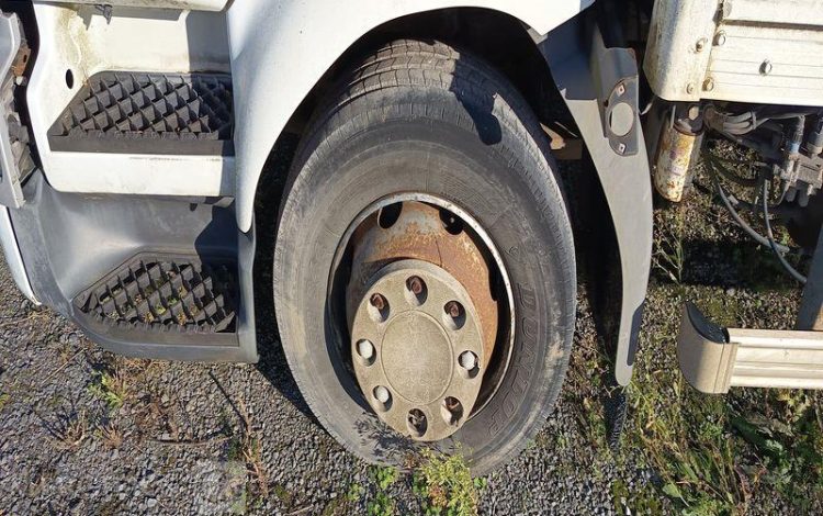 RENAULT MIDLUM 180 DXi CAISSE – PTAC : 11,99 TONNES – DIESEL – ANNEE 2006 BLANC BE-734-SV