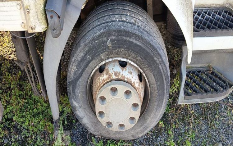 RENAULT MIDLUM 180 DXi CAISSE – PTAC : 11,99 TONNES – DIESEL – ANNEE 2006 BLANC BE-734-SV