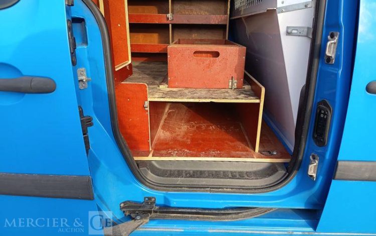 RENAULT KANGOO II EXPRESS (VU) 1.5 DCI 70 CV – DIESEL – 224159 KMS – ANNEE 2012 BLEU CA-021-CY