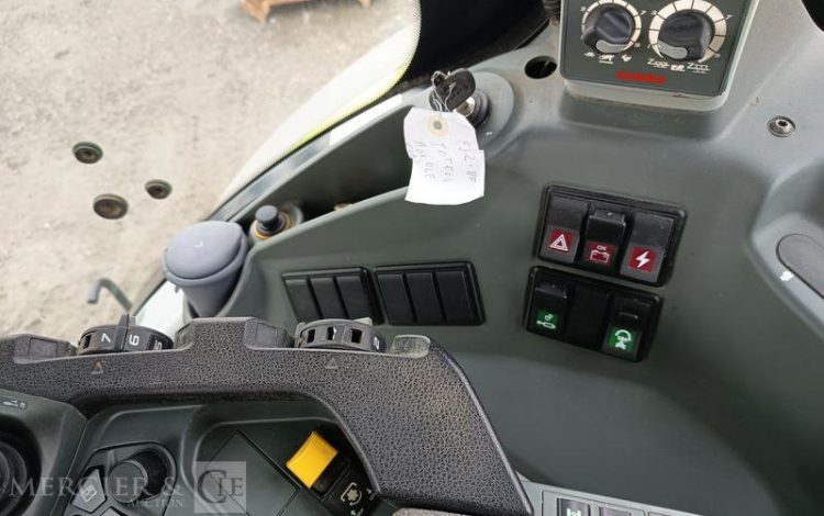 CLAAS TRACTEUR AGRICOLE AXION 810 – DIESEL – 6253 HEURES – ANNEE 2013  DB-071-VG