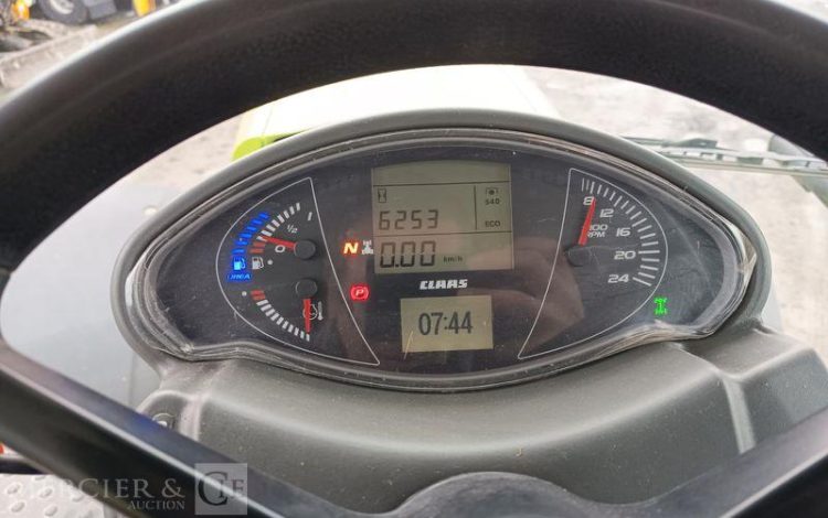 CLAAS TRACTEUR AGRICOLE AXION 810 – DIESEL – 6253 HEURES – ANNEE 2013  DB-071-VG