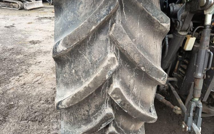 CLAAS TRACTEUR AGRICOLE AXION 810 – DIESEL – 6253 HEURES – ANNEE 2013  DB-071-VG