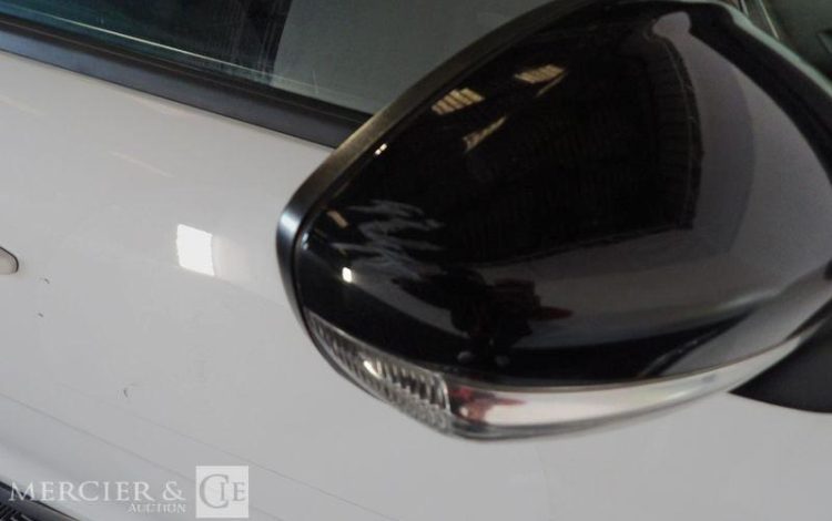 TOYOTA YARIS 1,4 D4D 90 LUNA PACK BVA BLANC DG-027-JT