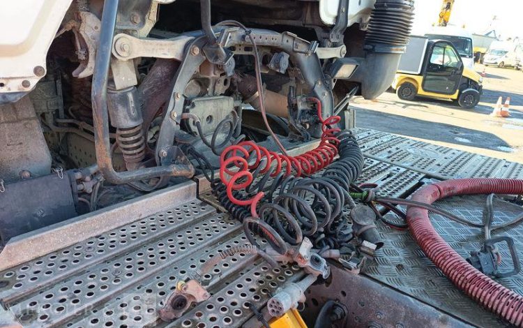 MERCEDES ACTROS 1845 EQUIPE HYDRAULIQUE BLANC DQ-939-KG