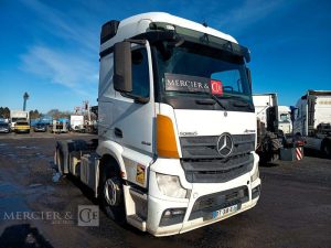 MERCEDES ACTROS 1845 – PTRA : 44 TONNES – DIESEL – 664614 KMS – ANNEE 2015 BLANC DT-318-EJ