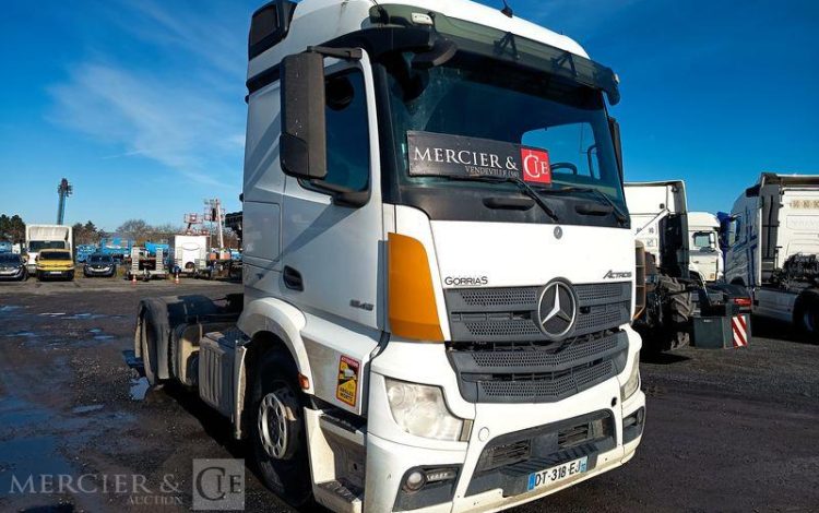 MERCEDES ACTROS 1845 – PTRA : 44 TONNES – DIESEL – 664614 KMS – ANNEE 2015 BLANC DT-318-EJ