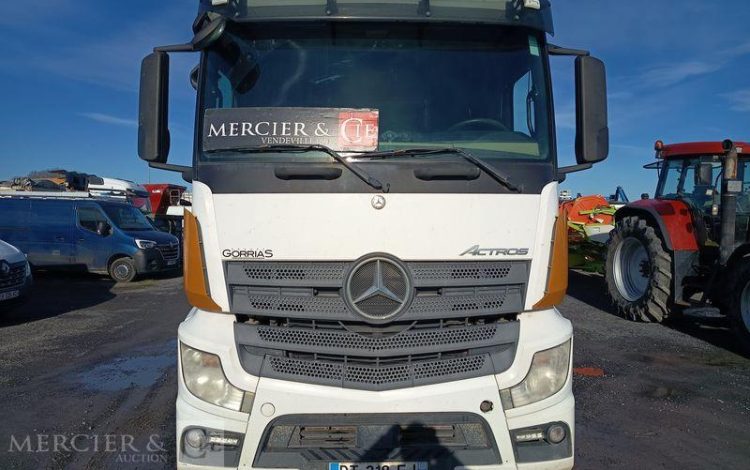 MERCEDES ACTROS 1845 – PTRA : 44 TONNES – DIESEL – 664614 KMS – ANNEE 2015 BLANC DT-318-EJ
