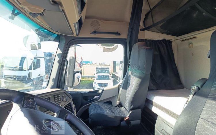 MERCEDES ACTROS 1845 – PTRA : 44 TONNES – DIESEL – 664614 KMS – ANNEE 2015 BLANC DT-318-EJ