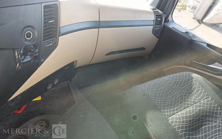 MERCEDES ACTROS 1845 – PTRA : 44 TONNES – DIESEL – 664614 KMS – ANNEE 2015 BLANC DT-318-EJ