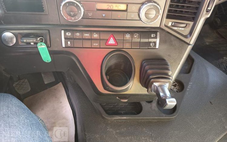 MERCEDES ACTROS 1845 – PTRA : 44 TONNES – DIESEL – 664614 KMS – ANNEE 2015 BLANC DT-318-EJ