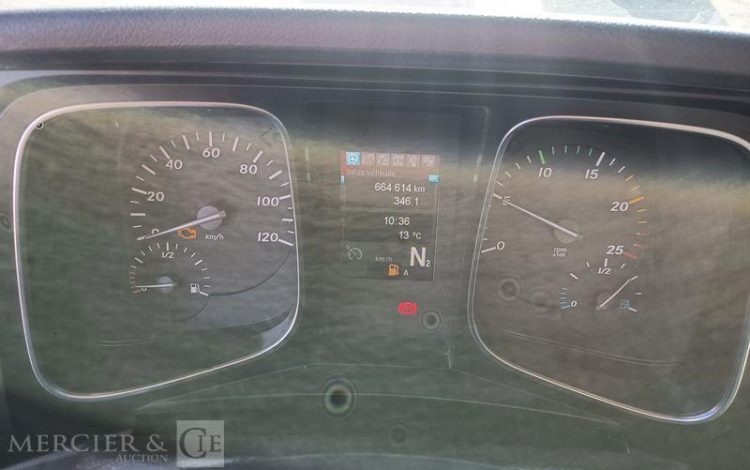 MERCEDES ACTROS 1845 – PTRA : 44 TONNES – DIESEL – 664614 KMS – ANNEE 2015 BLANC DT-318-EJ