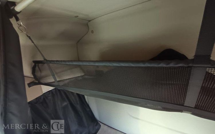 MERCEDES ACTROS 1845 – PTRA : 44 TONNES – DIESEL – 664614 KMS – ANNEE 2015 BLANC DT-318-EJ