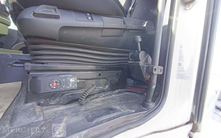 MERCEDES ACTROS 1845 – PTRA : 44 TONNES – DIESEL – 664614 KMS – ANNEE 2015 BLANC DT-318-EJ