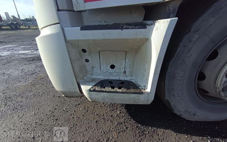 MERCEDES ACTROS 1845 – PTRA : 44 TONNES – DIESEL – 664614 KMS – ANNEE 2015 BLANC DT-318-EJ