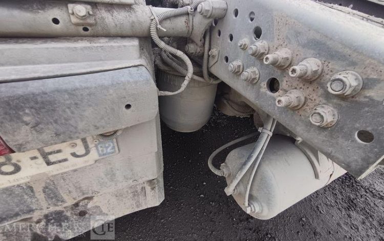 MERCEDES ACTROS 1845 – PTRA : 44 TONNES – DIESEL – 664614 KMS – ANNEE 2015 BLANC DT-318-EJ