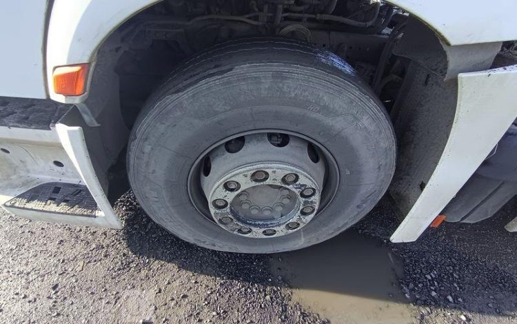 MERCEDES ACTROS 1845 – PTRA : 44 TONNES – DIESEL – 664614 KMS – ANNEE 2015 BLANC DT-318-EJ