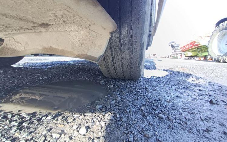 MERCEDES ACTROS 1845 – PTRA : 44 TONNES – DIESEL – 664614 KMS – ANNEE 2015 BLANC DT-318-EJ