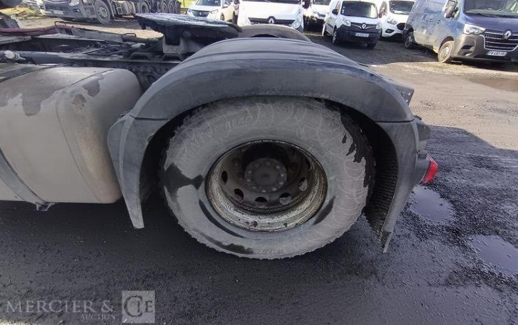 MERCEDES ACTROS 1845 – PTRA : 44 TONNES – DIESEL – 664614 KMS – ANNEE 2015 BLANC DT-318-EJ