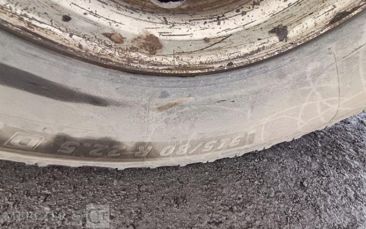 MERCEDES ACTROS 1845 – PTRA : 44 TONNES – DIESEL – 664614 KMS – ANNEE 2015 BLANC DT-318-EJ