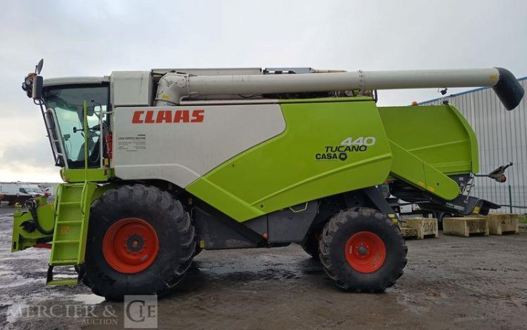 CLAAS MOISSONNEUSE BATTEUSE TUCANO 440 – DIESEL – 1576 HEURES – ANNEE 2015  DT-384-FC