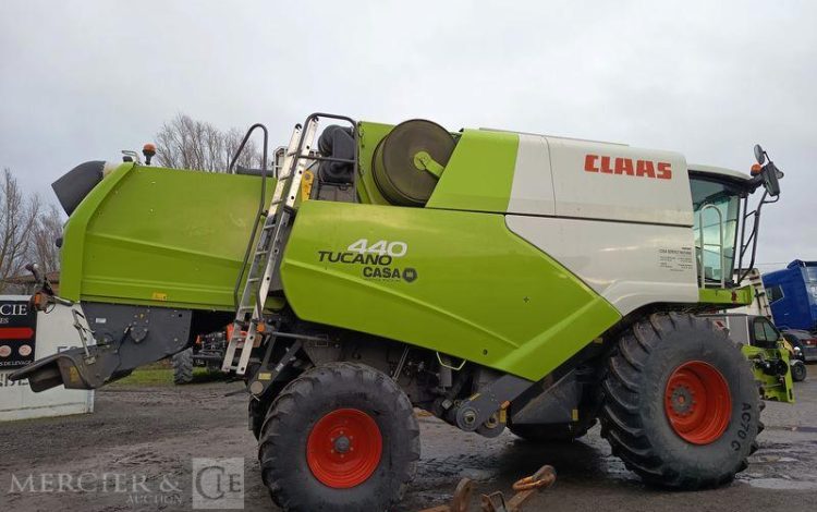 CLAAS MOISSONNEUSE BATTEUSE TUCANO 440 – DIESEL – 1576 HEURES – ANNEE 2015  DT-384-FC
