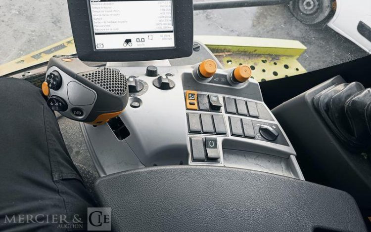 CLAAS MOISSONNEUSE BATTEUSE TUCANO 440 – DIESEL – 1576 HEURES – ANNEE 2015  DT-384-FC