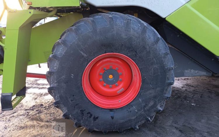 CLAAS MOISSONNEUSE BATTEUSE TUCANO 440 – DIESEL – 1576 HEURES – ANNEE 2015  DT-384-FC