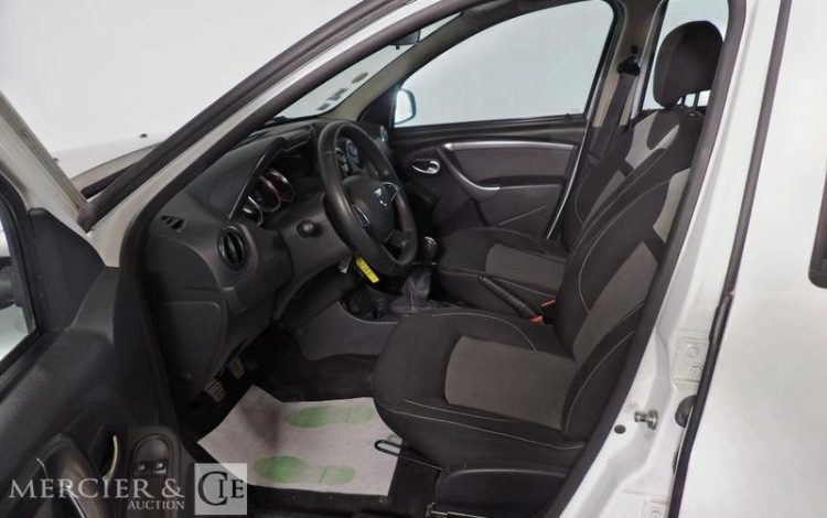 DACIA DUSTER 1.5 DCI 90CH LAUREATE PLUS 4X2  EN-748-HS