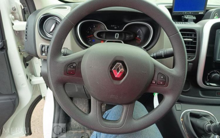 RENAULT TRAFIC 1,6 DCI 16V 120 CV AVEC NACELLE 091F – 9 M – 630 HEURES – ANNEE 2017 BLANC EN-947-BW