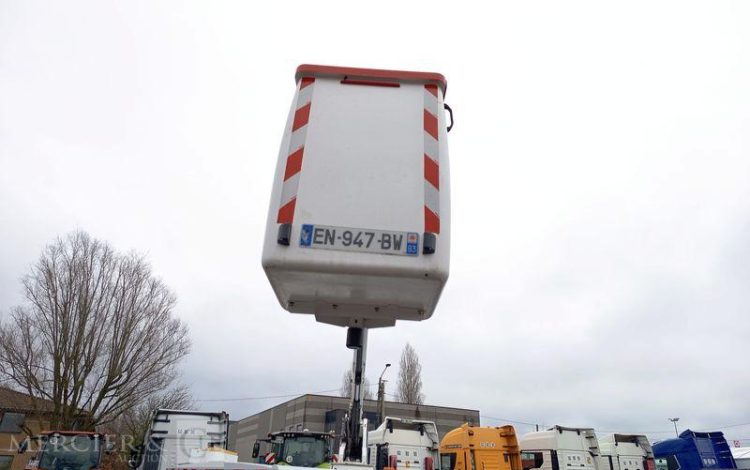 RENAULT TRAFIC 1,6 DCI 16V 120 CV AVEC NACELLE 091F – 9 M – 630 HEURES – ANNEE 2017 BLANC EN-947-BW