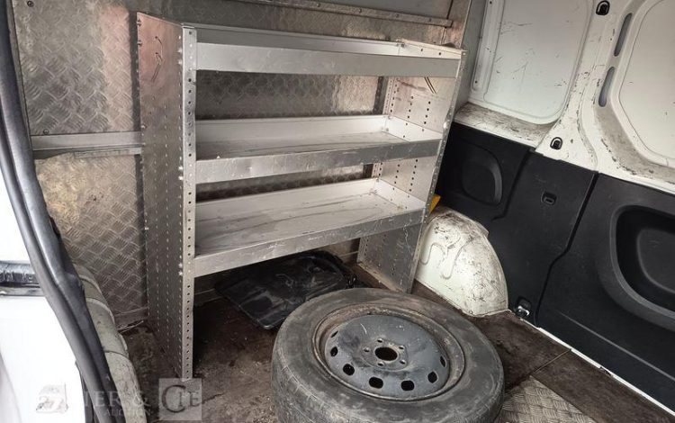 RENAULT TRAFIC 1,6 DCI 16V 120 CV AVEC NACELLE 091F – 9 M – 630 HEURES – ANNEE 2017 BLANC EN-947-BW