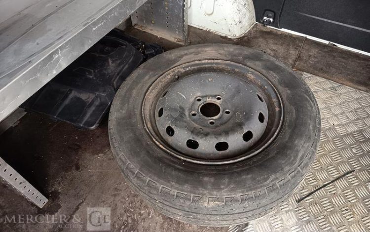 RENAULT TRAFIC 1,6 DCI 16V 120 CV AVEC NACELLE 091F – 9 M – 630 HEURES – ANNEE 2017 BLANC EN-947-BW