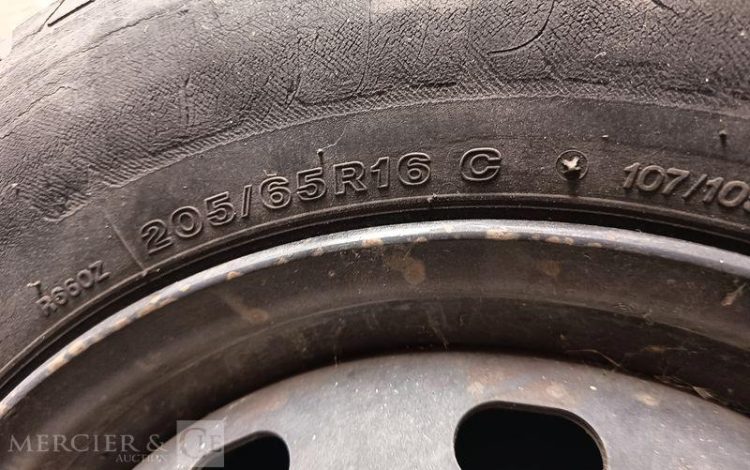 RENAULT TRAFIC 1,6 DCI 16V 120 CV AVEC NACELLE 091F – 9 M – 630 HEURES – ANNEE 2017 BLANC EN-947-BW