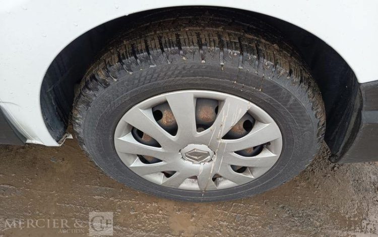 RENAULT TRAFIC 1,6 DCI 16V 120 CV AVEC NACELLE 091F – 9 M – 630 HEURES – ANNEE 2017 BLANC EN-947-BW