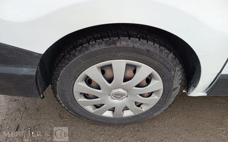 RENAULT TRAFIC 1,6 DCI 16V 120 CV AVEC NACELLE 091F – 9 M – 630 HEURES – ANNEE 2017 BLANC EN-947-BW