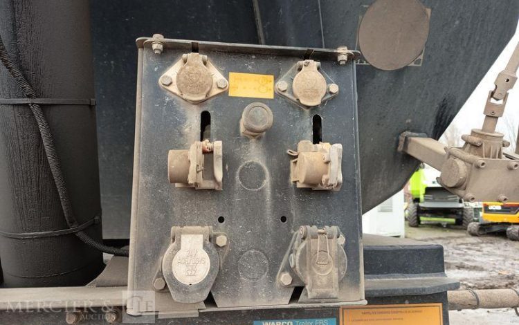 BENALU SEMI REMORQUE BENNE BASCULANTE – 3 ESSIEUX – PTAC 38 TONNES – ANNEE 2017  EQ-235-EH