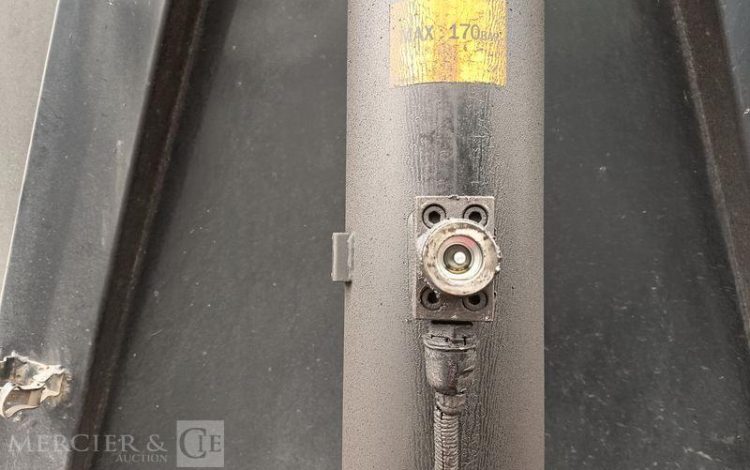 BENALU SEMI REMORQUE BENNE BASCULANTE – 3 ESSIEUX – PTAC 38 TONNES – ANNEE 2017  EQ-235-EH