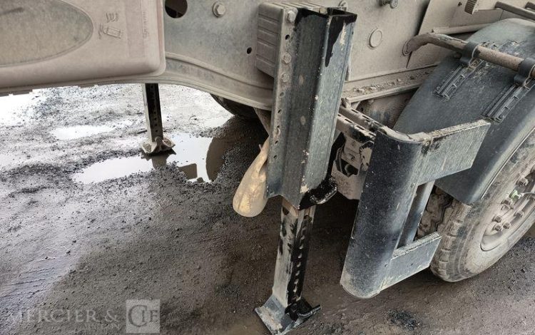 BENALU SEMI REMORQUE BENNE BASCULANTE – 3 ESSIEUX – PTAC 38 TONNES – ANNEE 2017  EQ-235-EH