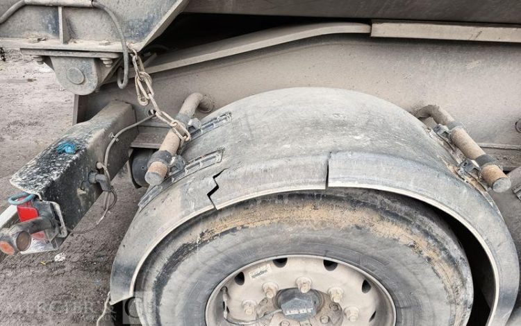 BENALU SEMI REMORQUE BENNE BASCULANTE – 3 ESSIEUX – PTAC 38 TONNES – ANNEE 2017  EQ-235-EH