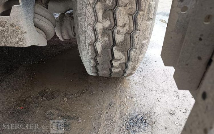 BENALU SEMI REMORQUE BENNE BASCULANTE – 3 ESSIEUX – PTAC 38 TONNES – ANNEE 2017  EQ-235-EH