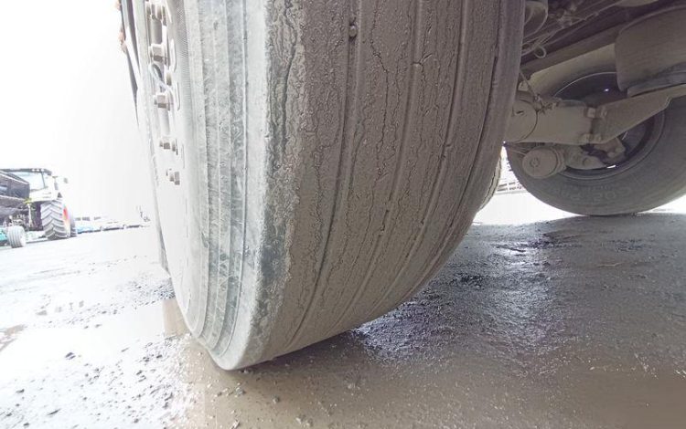 BENALU SEMI REMORQUE BENNE BASCULANTE – 3 ESSIEUX – PTAC 38 TONNES – ANNEE 2017  EQ-235-EH