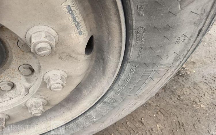 BENALU SEMI REMORQUE BENNE BASCULANTE – 3 ESSIEUX – PTAC 38 TONNES – ANNEE 2017  EQ-235-EH